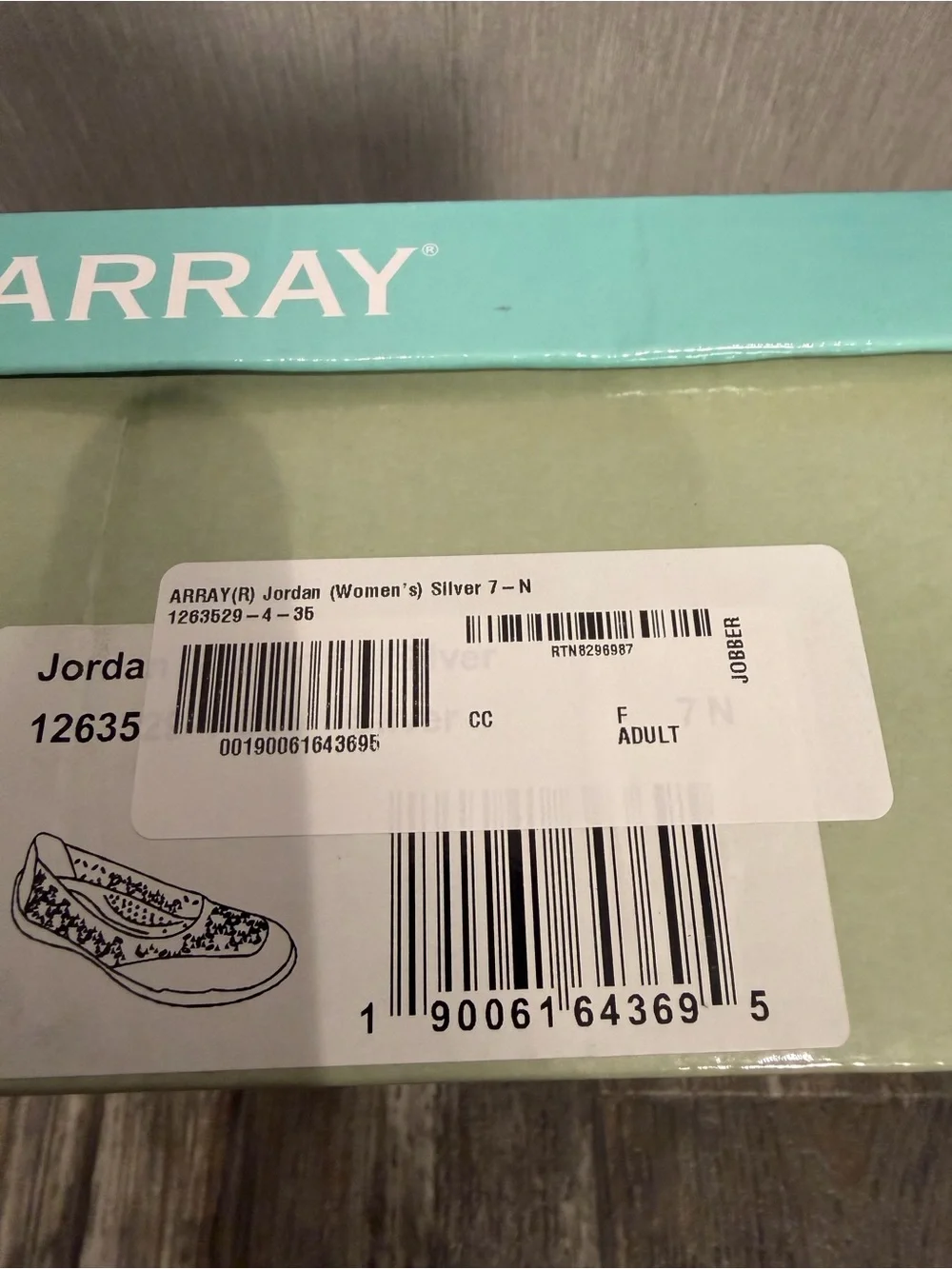Array Women's Silver Comfort Slip-On Flats Size 7 Narrow